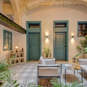 23 Boutique Floriana